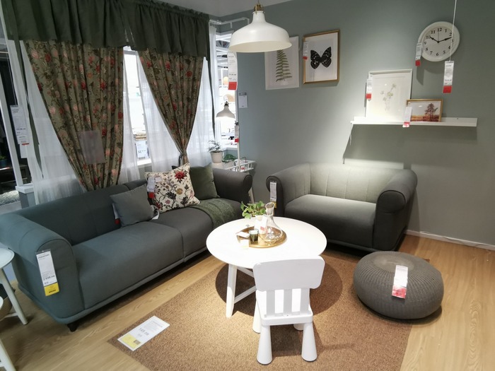 Stilfull design og komfort med Viskafors sofa fra IKEA